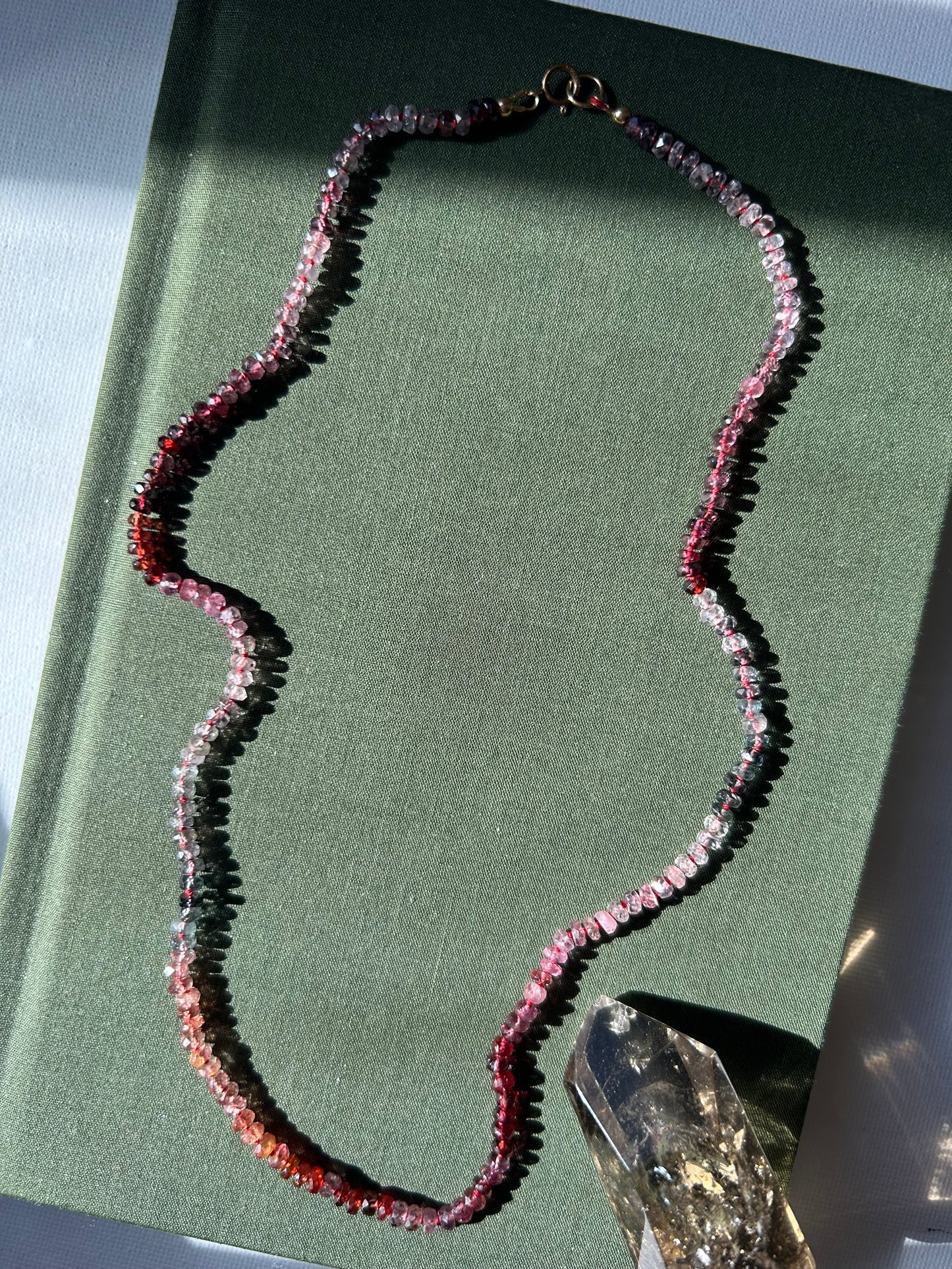 Resilience and beauty, Spinel mini