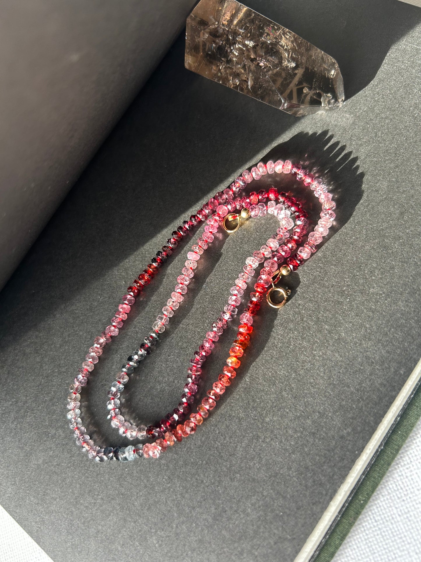 Resilience and beauty, Spinel mini